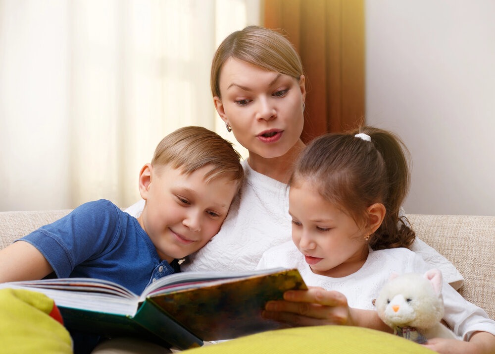 mother reading to children